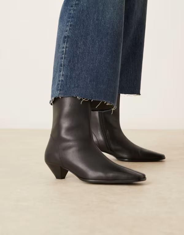 エイソス レディース シューズ ブーツ・レインブーツ アンクル ブーツ なめし革 踵 ASOS DESIGN Rhodes leather chisel toe heeled ankle boots Black 黒いこと 靴-ブーツ-レディース靴
