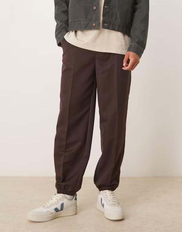 エイソス メンズ ボトムス カジュアルパンツ ストレート パンツ ASOS DESIGN smart straight leg pants with part elastic waistband and cuff Seal brown ブラウン