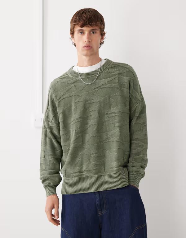 ウィークデイ メンズ アウター パーカー・スウェット セーター Weekday oversized sweater with 3D texture Khaki カーキ
