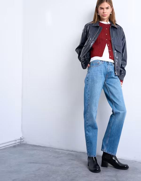 トップショップ レディース ボトムス デニムパンツ ジーンズ Topshop Runway mid rise straight jeans in mid MID BLUE ブルー|ReVida 店