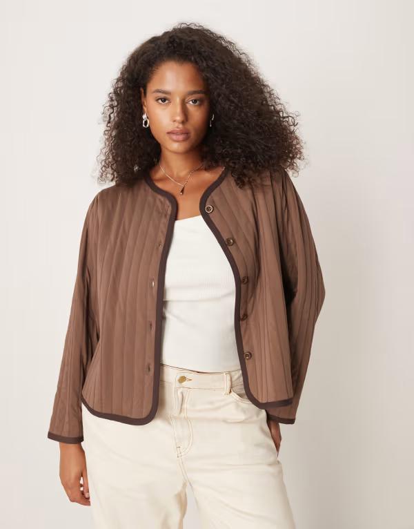 エイソス レディース アウター ジャケット・ブルゾン キルティング コントラスト ジャケット ASOS Curve ASOS DESIGN Curve quilted jacket with contrast piping detail in chocolate Chocolate チョコレート