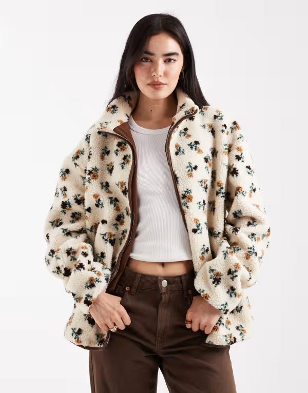 デイジーストリート レディース アウター ジャケット・ブルゾン プリント コントラスト ジャケット Daisy Street zip up printed borg jacket with contrast brown binding in cream ditsy Cream ditsy クリーム