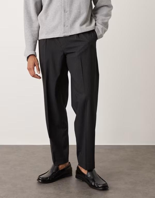 エイソス メンズ ボトムス カジュアルパンツ パンツ ASOS DESIGN smart oversized tapered pants with front pleat in charcoal pinstripe CHARCOAL チャコール