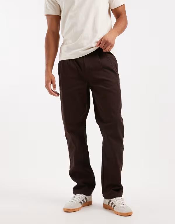 エイソス メンズ ボトムス 心地よいズボン下 引っ切り無い ズボン下 ASOS DESIGN straight leg pants with pleats and side cinching BROWN 赤銅色