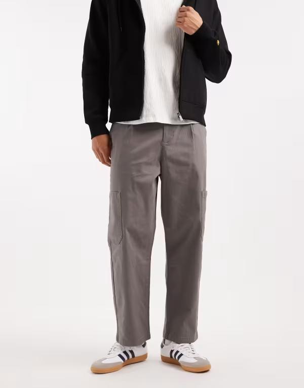 エイソス メンズ ボトムス カジュアルパンツ パンツ ASOS DESIGN relaxed tapered cargo trousers in charcoal with pleats CHARCOAL チャコール