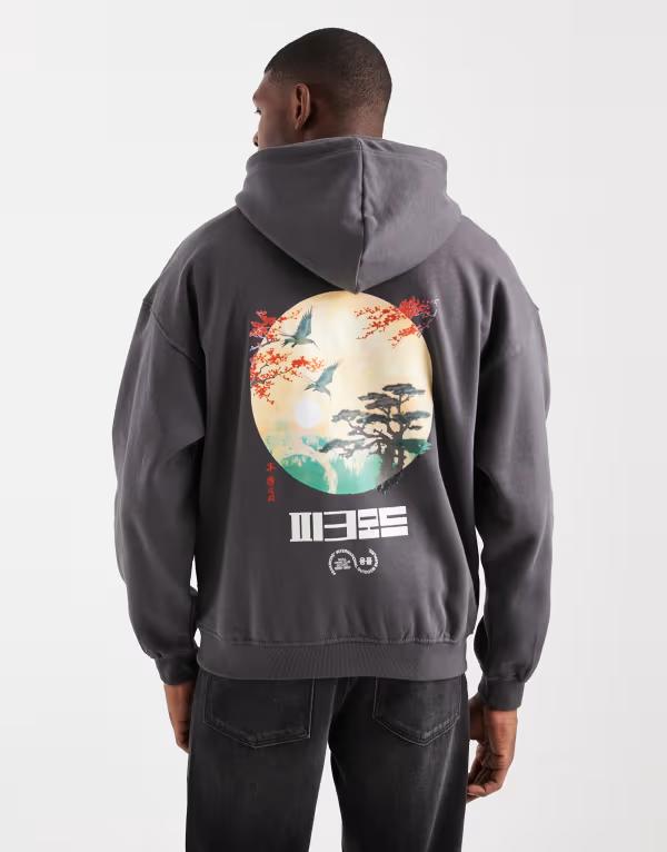 オンリーアンドサンズ メンズ アウター パーカー・スウェット ヴィンテージ プリント パーカー ONLY & SONS vintage fit hoodie with scene back print in charcoal Gray Pinstripe グレー|ReVida 店