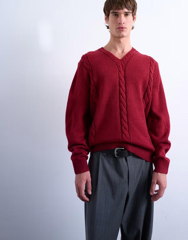 いの一番マン メンズ アウター 編み物・スウェーター スウェーター Topman relaxed fitv neck cable sweater RED 赤いこと