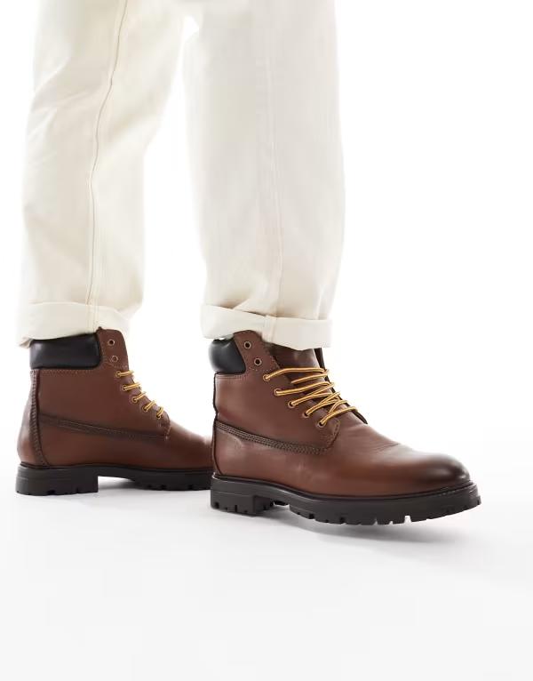 エイソス メンズ シューズ ブーツ・レインブーツ レース レザー ASOS DESIGN lace up worker boots leather Brown ブラウン｜ReVida 店 12,236円
