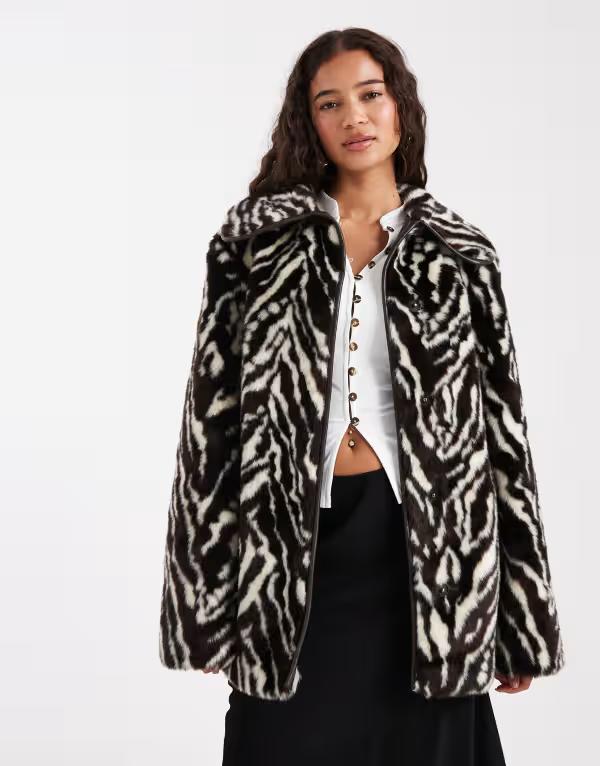 ミスセルフフリッジ レディース アウター コート Miss Selfridge faux fur belted mid length coat in zebra Zebra アニマル