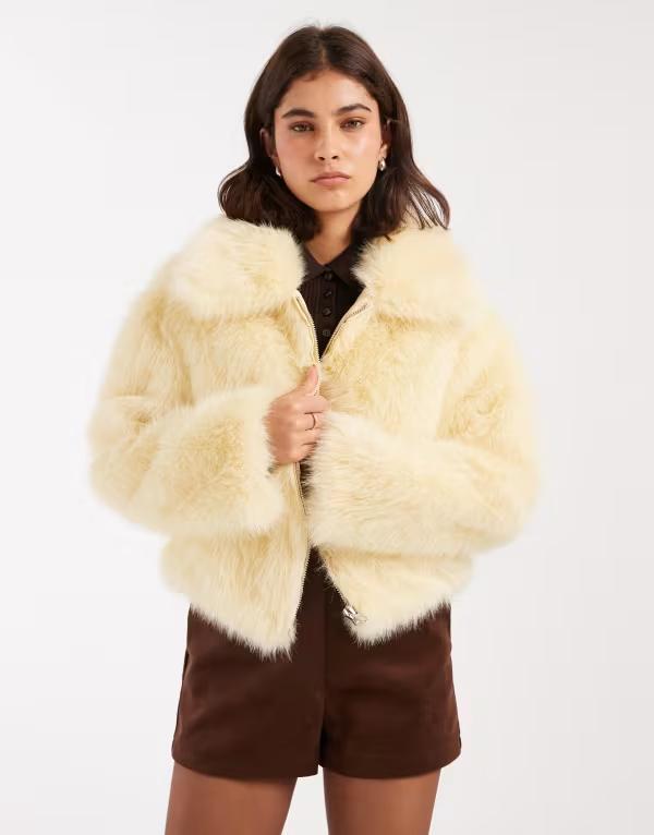 ミスセルフフリッジ レディース アウター ジャケット・ブルゾン ジャケット Miss Selfridge faux fur collar detail bomber jacket in buttermilk Buttermilk｜ReVida 店