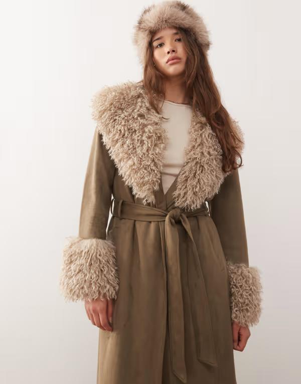 リクレイム ヴィンテージ レディース アウター 厚地の外套 スエードクロス Reclaimed Vintage longline suede look trench coat with faux fur collar and cuffs Khaki カーキ