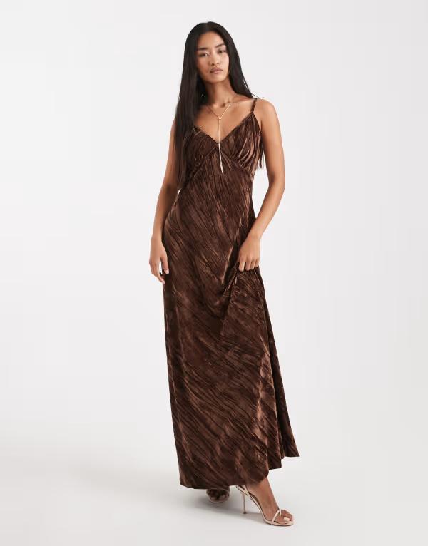 ヴェロモーダ レディース トップス ワンピース マキシワンピース ベルベット マキシ Vero Moda crinkle velvet cami maxi dress in chocolate Chocolate martini チョコレート|ReVida 店