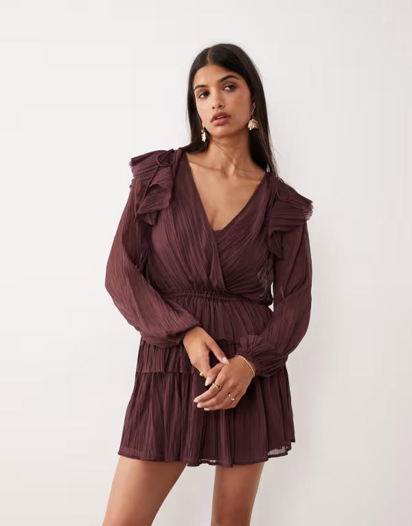 エイソス レディース トップス ワンピース Vネック ミニワンピース フリル ミニ ASOS DESIGN V-neck smock mini dress with ruffles in mulberry Mulberry