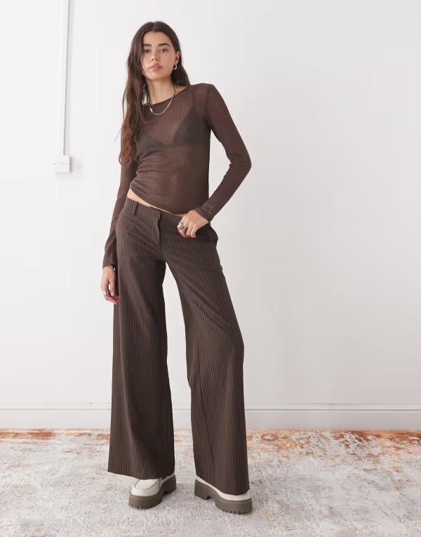 ウィークデイ レディース ボトムス カジュアルパンツ パンツ Weekday low waist flared tailored pants stripes Brown stripe ブラウン
