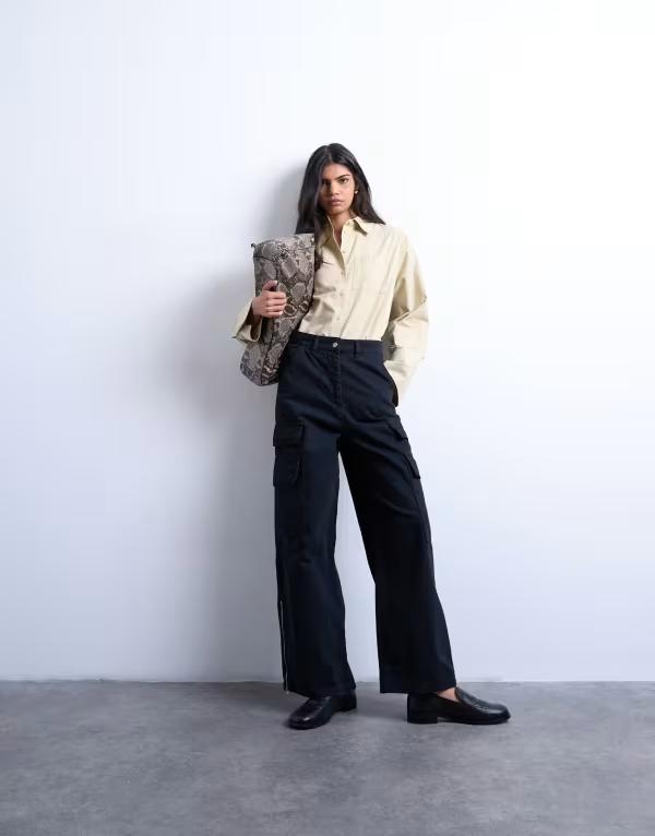 トップショップ レディース ボトムス カジュアルパンツ カーゴパンツ パンツ Topshop mid rise cargo pants Black ブラック