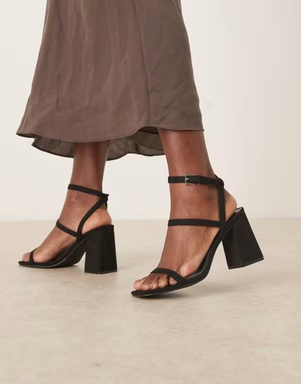 レイド レディース シューズ サンダル スエード ヒール RAID Jeeya block heeled sandals faux suede Black suede ブラック｜ReVida 店