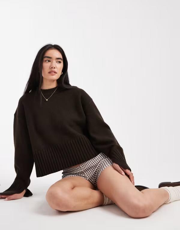モンキ レディース アウター ニット・セーター クルーネック リブ セーター ニット Monki crew neck knit sweater with ribbed cuffs and hem detailing in dark chocolate Brown ブラウン