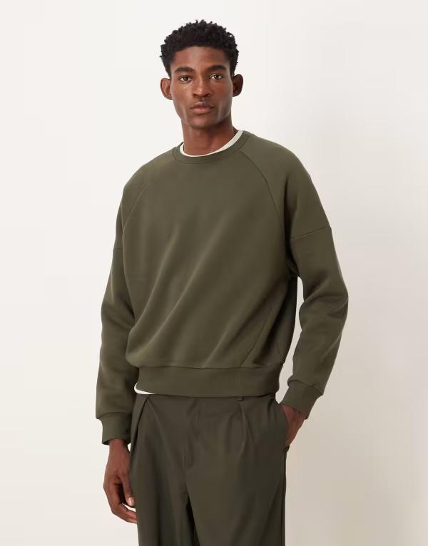 エイソス メンズ アウター パーカー・スウェット スウェット シャツ ASOS DESIGN relaxed sweatshirt DUFFEL BAG カーキ
