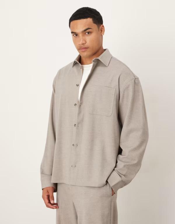 エイソス メンズ トップス シャツ ASOS DESIGN oversized boxy shirt in neutral brushed twill Pebble