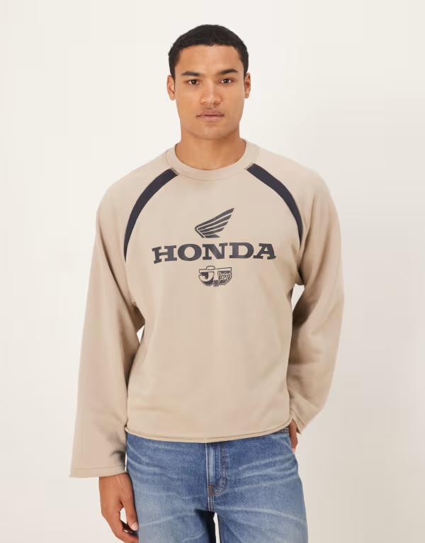 コットンオン メンズ アウター ニット・セーター クルーネック セーター クロップド フリース Cotton On cropped honda jt racing crew neck fleece sweater Khaki カーキ