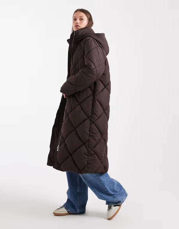 ミスセルフフリッジ レディース アウター コート キルティング マキシ Miss Selfridge quilted hooded maxi puffer coat in chocolate Chocolate チョコレート