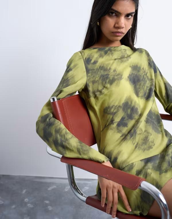 トップショップ レディース トップス ワンピース ミニワンピース プリント ミニ Topshop slash neck mini dress in blurry green print Blurry green floral グリーン｜ReVida 店