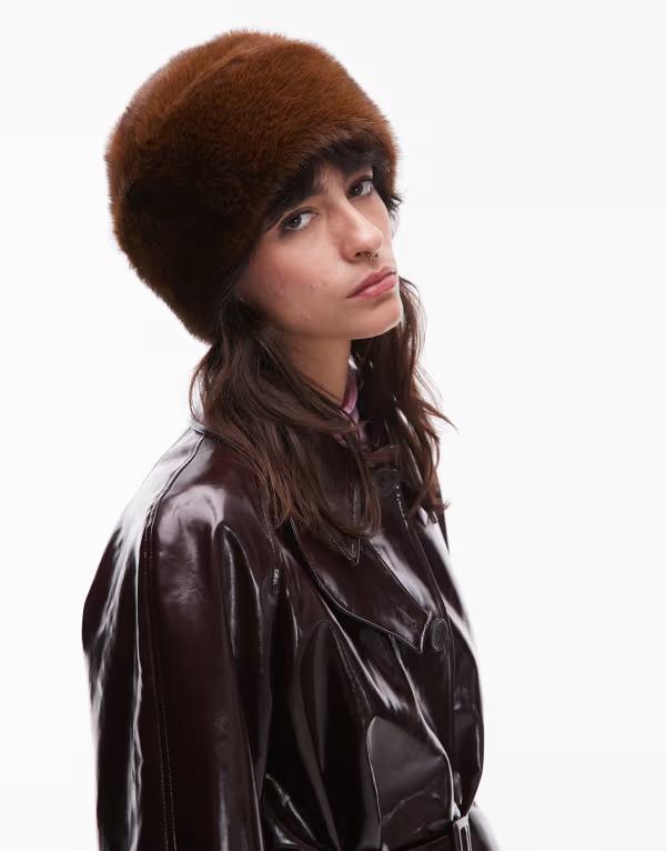 アンドアザーストーリーズ レディース アクセサリー 帽子 & Other Stories premium soft faux fur hat in dark Dark brown ブラウン