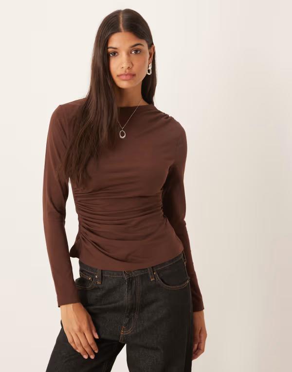 エイソス レディース トップス Tシャツ ギャザー コットン ASOS DESIGN cotton ruched long sleeve top in chocolate Brown ブラウン