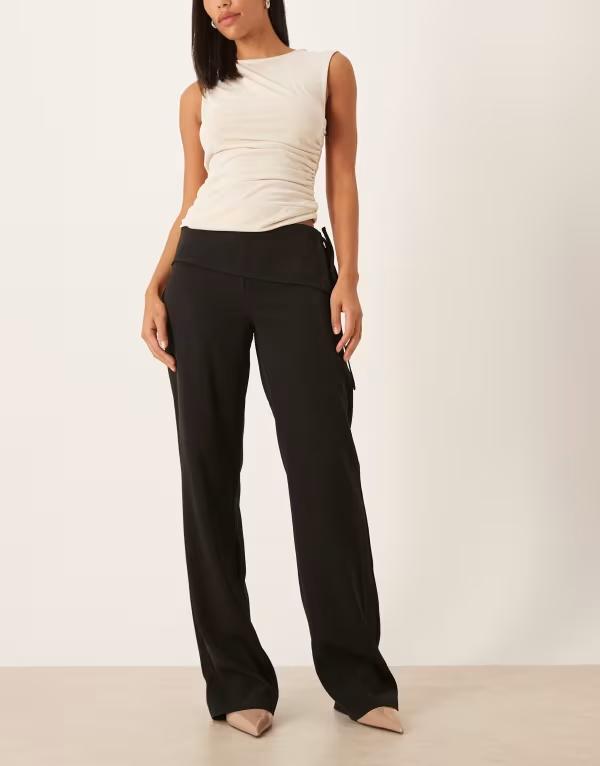 モーテル レディース ボトムス カジュアルパンツ ローライズ パンツ Motel faria tailored low rise pants with tie side Black ブラック 20,335円