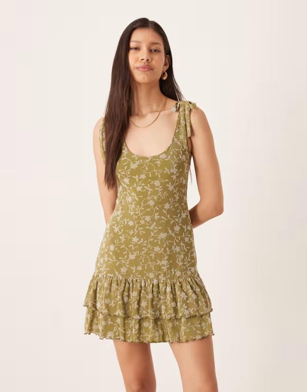 モーテル レディース トップス ワンピース フリル裾 ミニワンピース フラワー柄 フリル ミニ フラワー Motel mini dress with double ruffle hem in flocked olive floral OLIVE オリーブ