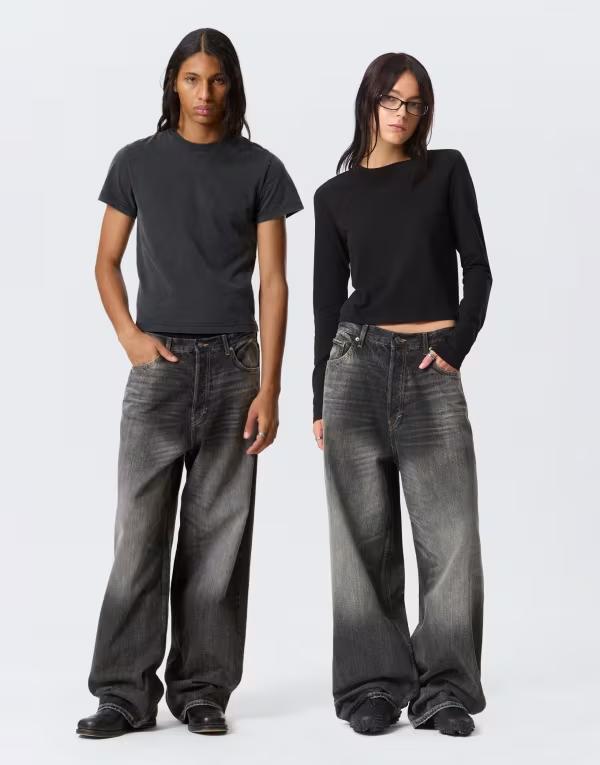 ウィークデイ レディース ボトムス デニムパンツ ローライズ ジーンズ Weekday Astro Unisex low rise baggy fit jeans in faded black wash Black rinse ブラック 20,060円