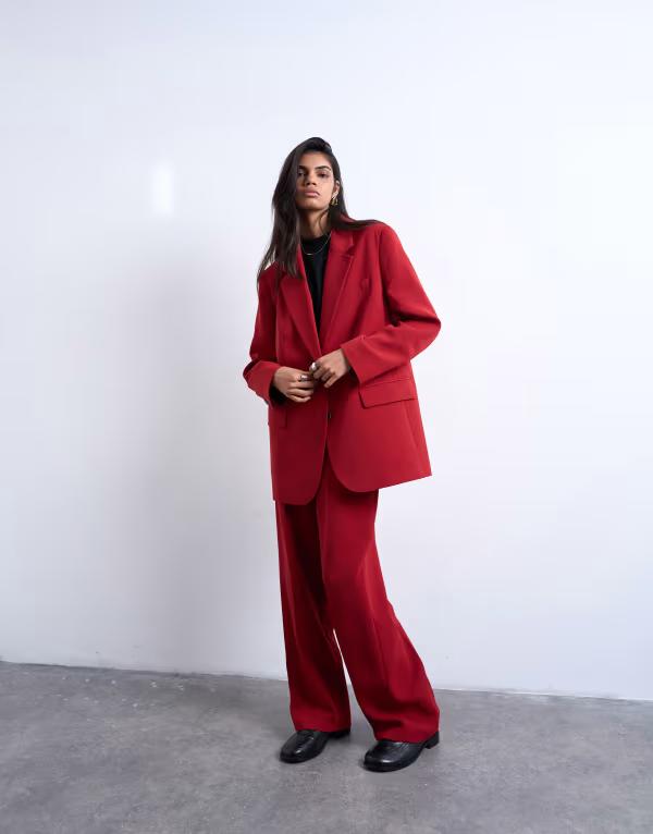 トップショップ レディース ボトムス カジュアルパンツ ストレート パンツ Topshop mid rise clean straight leg pants in cherry red - part of a set Cherry red レッド