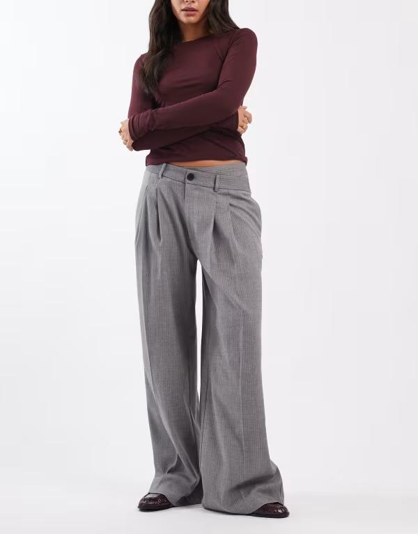 エイソス レディース ボトムス カジュアルパンツ ワイドレッグ アシンメトリー ローライズ パンツ ASOS DESIGN tailored low rise wide leg pants with asymmetric waistband in mono herringbone MONO HERRINGBONE