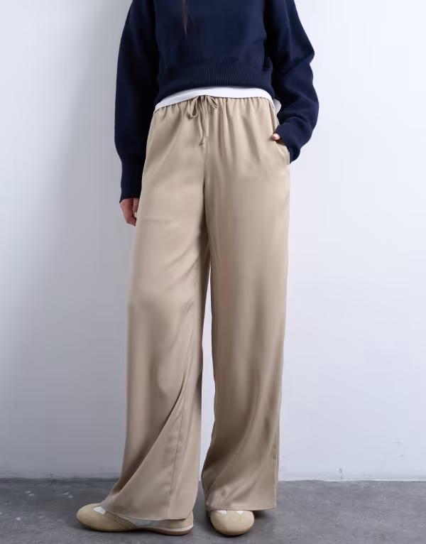 トップショップ レディース ボトムス カジュアルパンツ ワイドレッグ パンツ サテン Topshop satin tie waist wide leg pants in champagne Champagne シャンパン