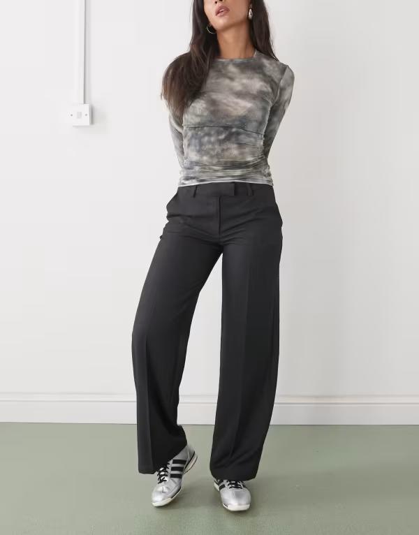 モンキ レディース ボトムス カジュアルパンツ ストレート ローライズ パンツ Monki low rise straight leg pants in dark gray melange Gray グレー｜ReVida 店