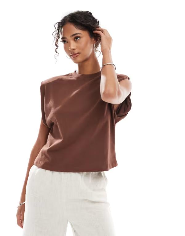 エイソス レディース トップス シャツ ノースリーブ ASOS DESIGN sleeveless top with shoulder pads BROWN ブラウン