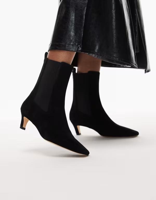 トニービアンコ レディース シューズ ブーツ・レインブーツ スエード アンクル ブーツ ヒール Tony Bianco Eloise curved kitten heel ankle boots suede Black suede ブラック｜ReVida 店 57,090円
