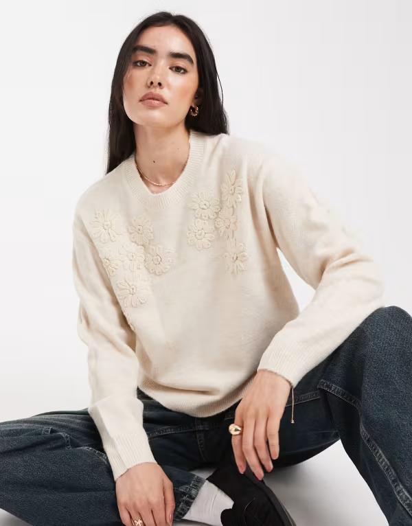 ブレーブソウル レディース アウター ニット・セーター クルーネック セーター Brave Soul crew neck sweater with flower embroider detail in stone STONE ストーン｜ReVida 店