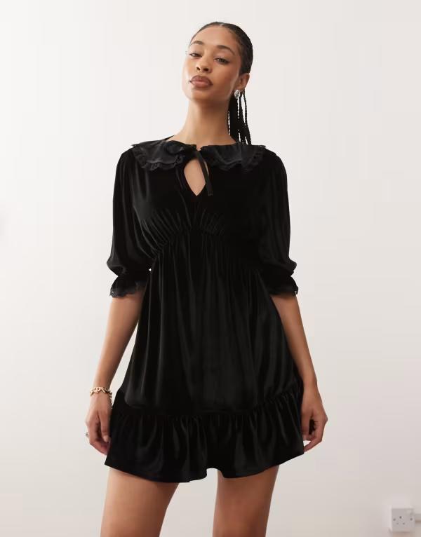 リクレイム ヴィンテージ レディース トップス ワンピース ミニ ベルベット レース Reclaimed Vintage velvet collared mini dress with lace inserts Black ブラック