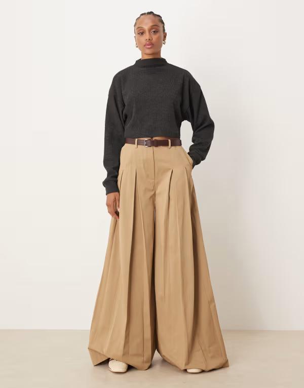 エイソス レディース ボトムス カジュアルパンツ ワイドレッグ プリーツ トール ASOS DESIGN Tall tailored pleated wide leg pants with belt in stone ストーン