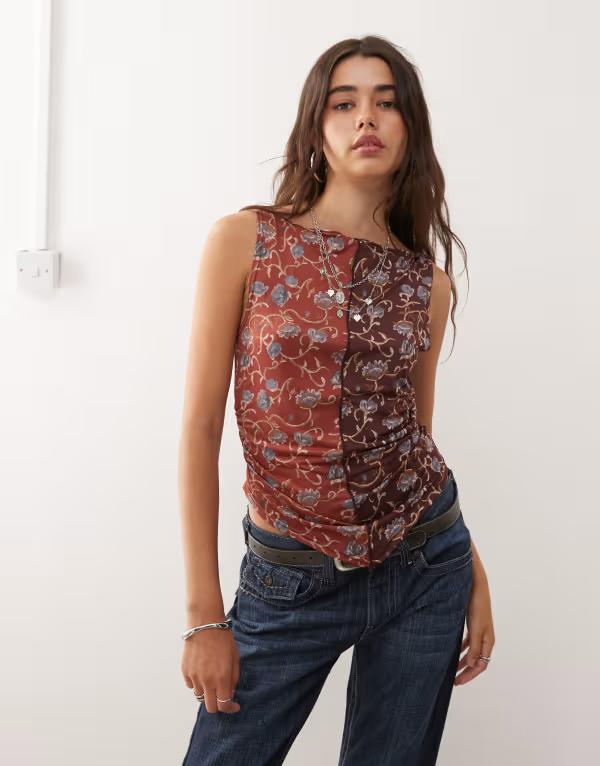 リクレイム ヴィンテージ レディース トップス タンクトップ タイディテール プリント Reclaimed Vintage slash neck tank top with tie detail in spliced print multi マルチカラー
