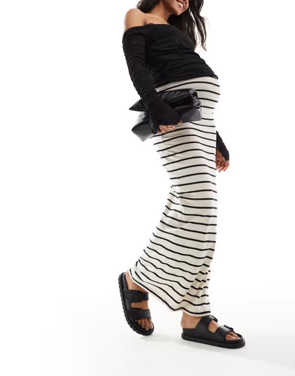 ママライシアス レディース ボトムスカート ジャージー マタニティ マキシ Mama.licious Mamalicious Maternity jersey over the bump maxi skirt in cream stripe BEIGE ベージュ