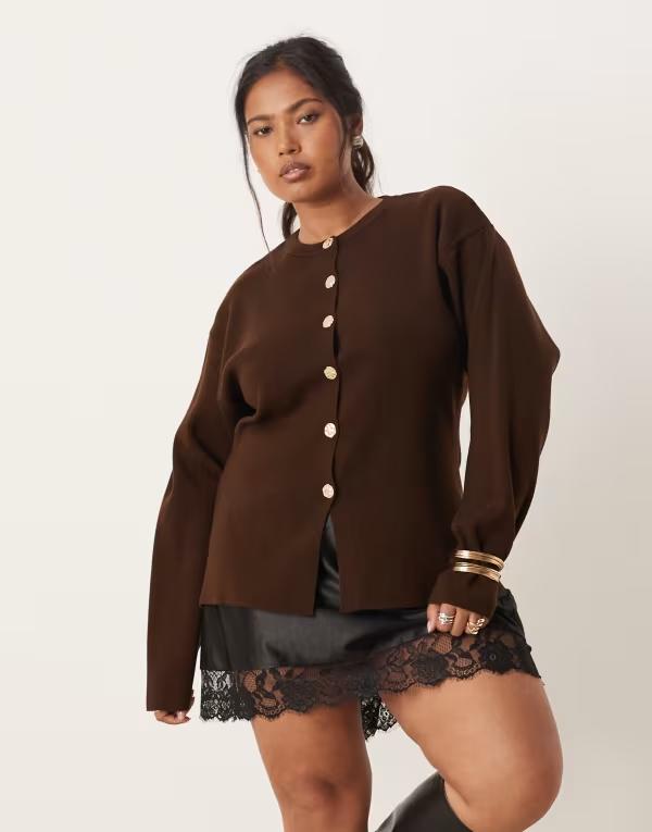 エイソス レディース アウター カーディガン クルーネック ニット ASOS Curve ASOS DESIGN Curve knit structured crew neck cardigan with gold tone buttons in chocolate チョコレート