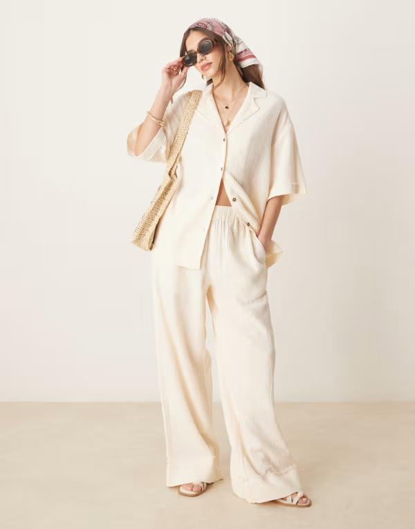 エイソス レディース ボトムス カジュアルパンツ ASOS DESIGN cheesecloth pull on pants with raw edge detail in buttermilk - part of a set Buttermilk