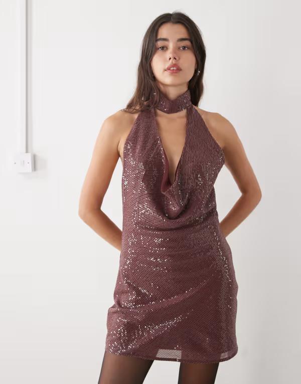 リクレイム ヴィンテージ レディース トップス ワンピース ミニ スパンコール Reclaimed Vintage mini dress with cowl neck and choker detail red sequin Burgundy バーガンディ|ReVida 店