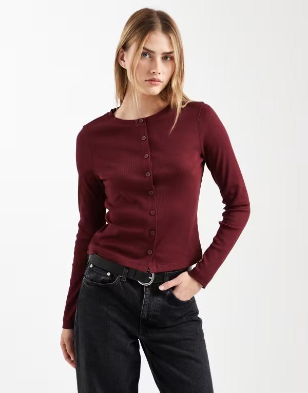 エイソス レディース アウター カーディガン リブニット クルーネック コットン ニット ASOS DESIGN cotton rib knit crew neck button up top Burgundy バーガンディ