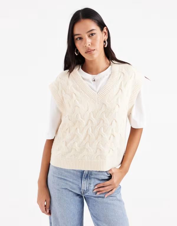 ヴェロモーダ レディース トップス ベスト Vネック ニット Vero Moda textured knit v-neck vest in cream Birch クリーム