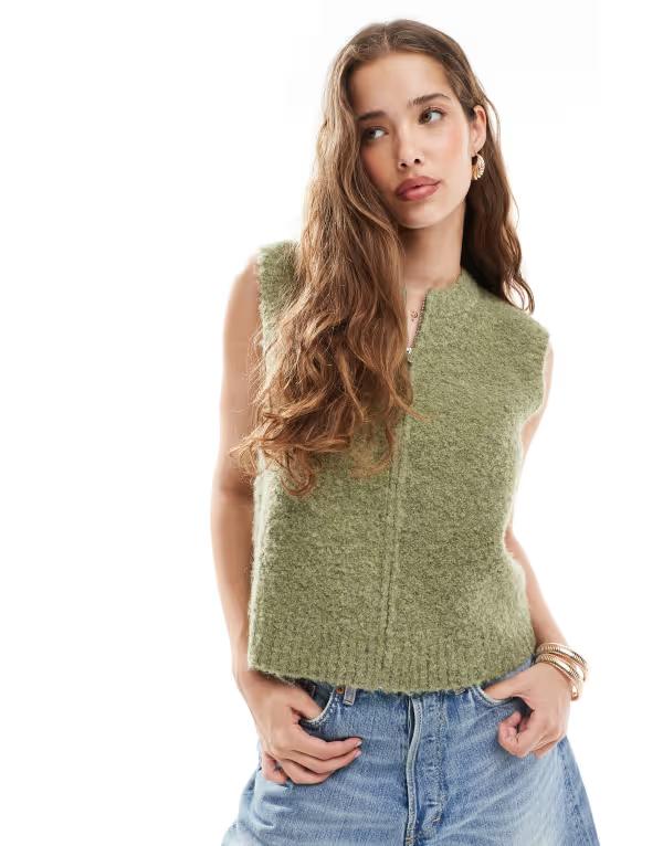 デイジーストリート レディース トップス ベスト クルーネック Daisy Street zip up boucle crew neck vest in olive オリーブ