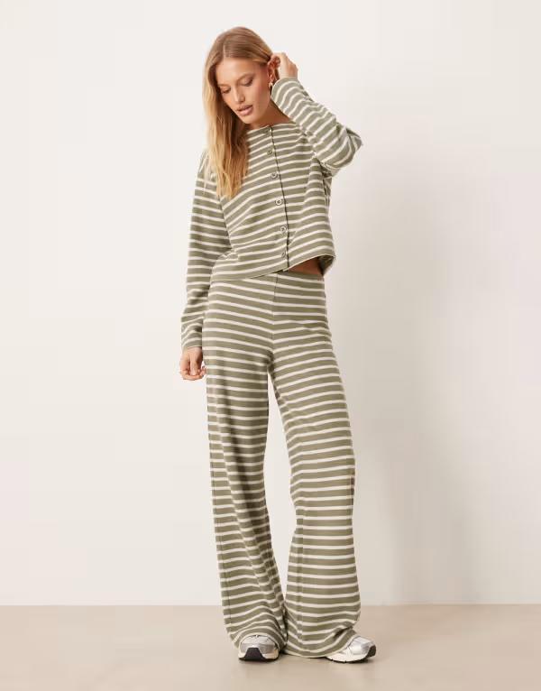 エイソス レディース ボトムス 心地好いズボン下 ワイドレッグ ASOS DESIGN brushed striped wide leg pants - part of a set GREEN 緑であること