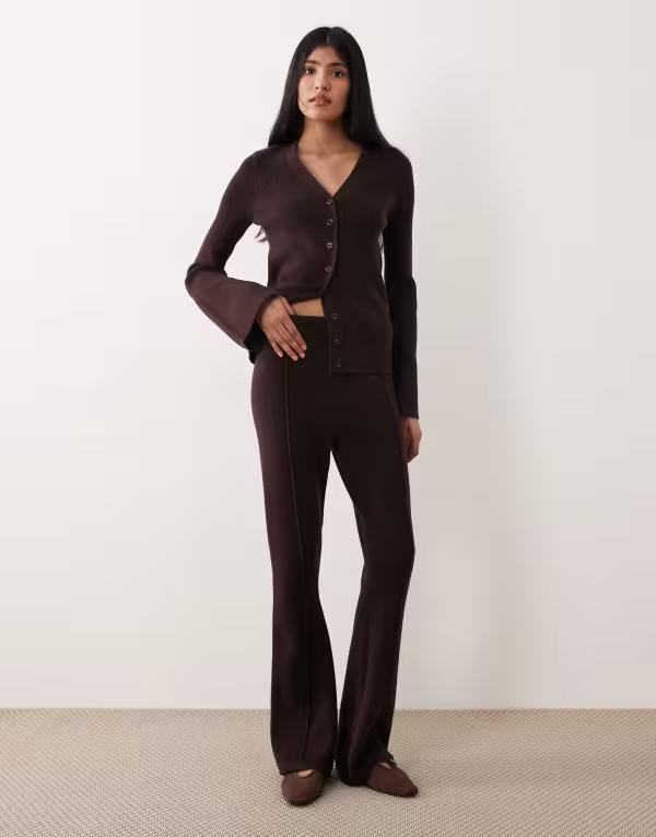 エイソス レディース ボトムス 心地好いズボン下 肋筋 ASOS DESIGN ribbed fit and flare pants インチ chocolate - part of a set Chocolate 黒茶